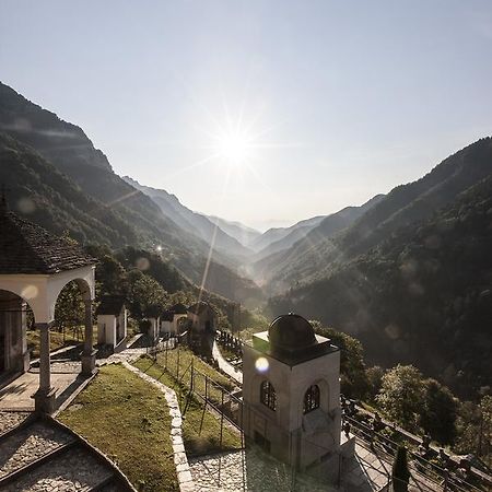 Palazzo Gamboni Swiss Historic Hotel Comologno Buitenkant foto