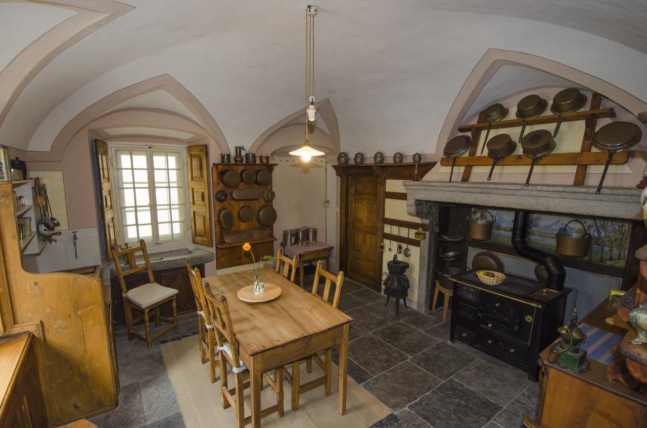 Palazzo Gamboni Swiss Historic Hotel Comologno Buitenkant foto