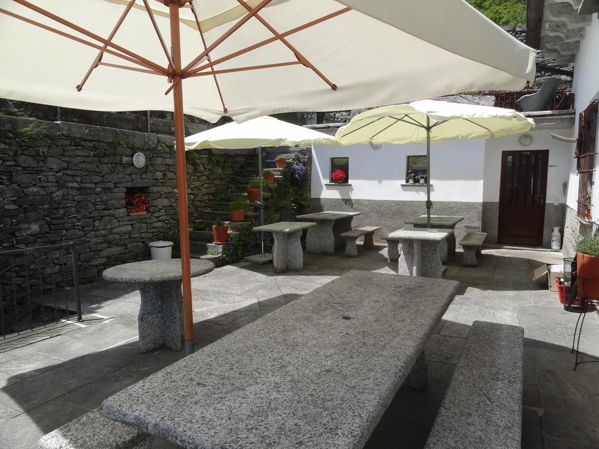 Palazzo Gamboni Swiss Historic Hotel Comologno Buitenkant foto
