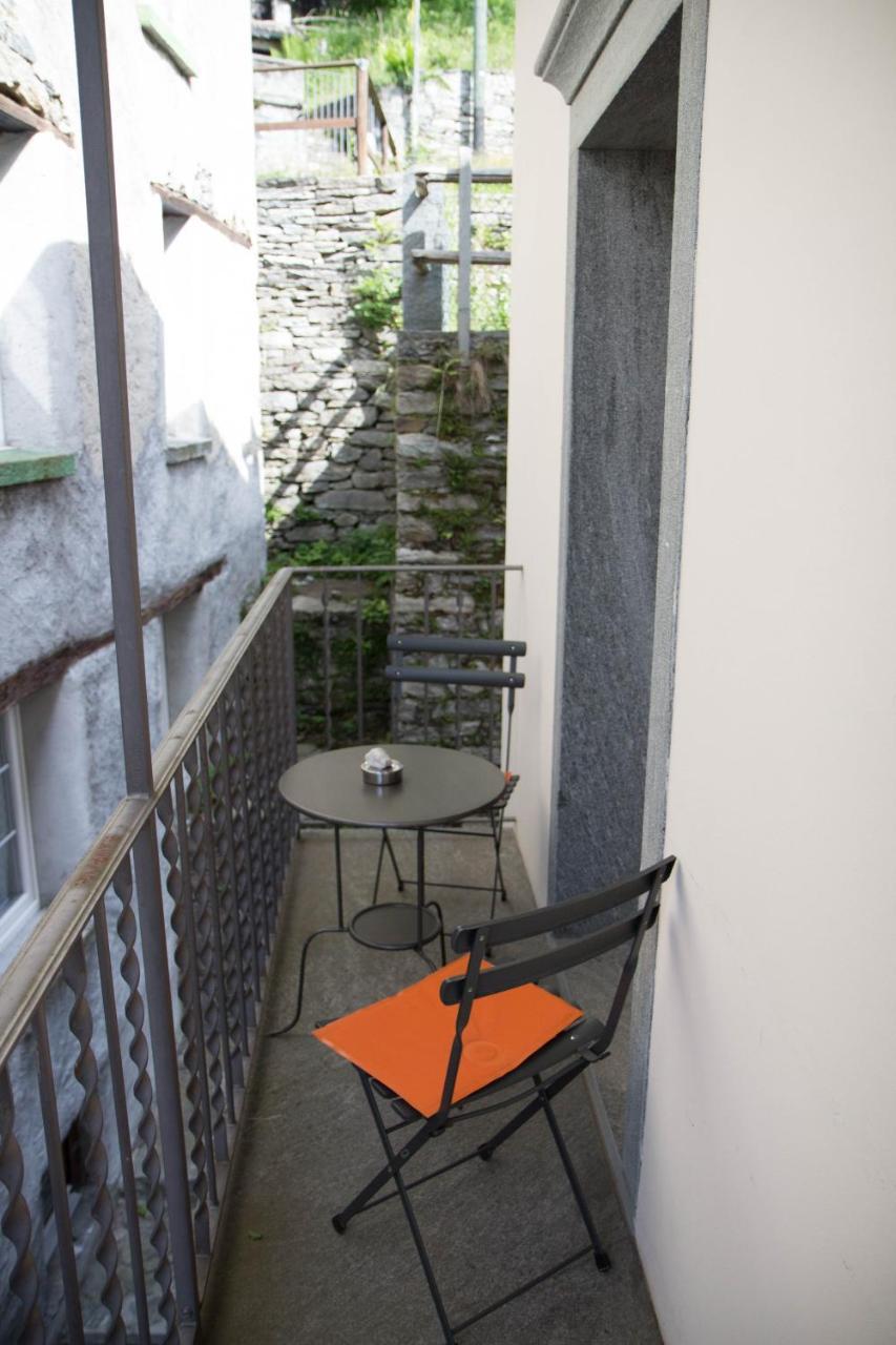 Palazzo Gamboni Swiss Historic Hotel Comologno Buitenkant foto